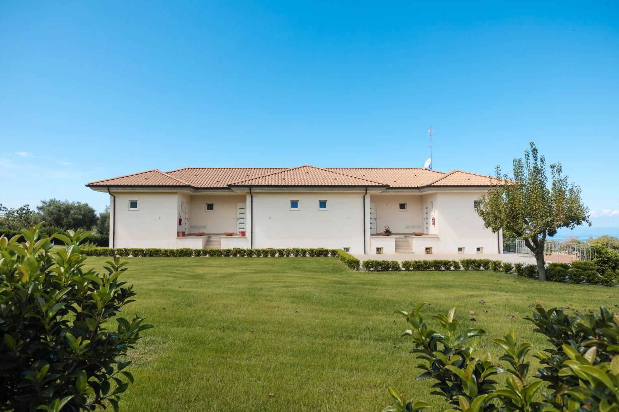 Villa Eirene Ricadi Exterior photo